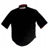  Lederweste für Damen mit zwei lederbesetzten , kurzen Ärmeln.